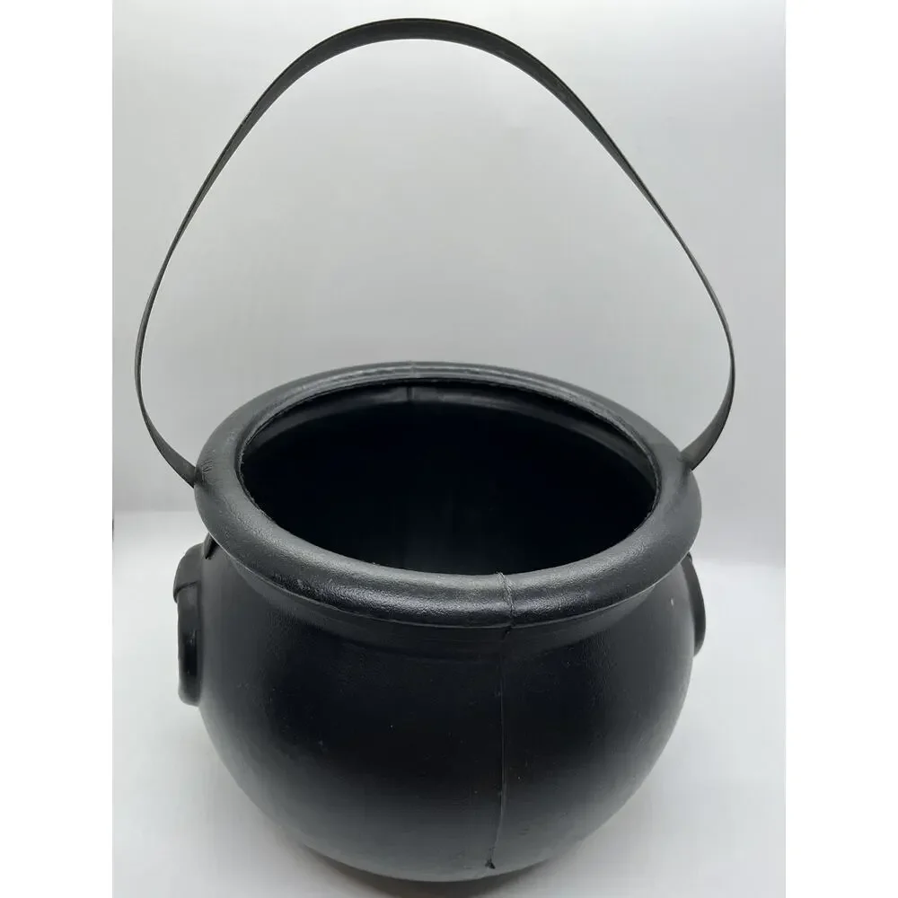 1987 Union Products witch kettle 1453 with stickers cauldron blow mold halloween